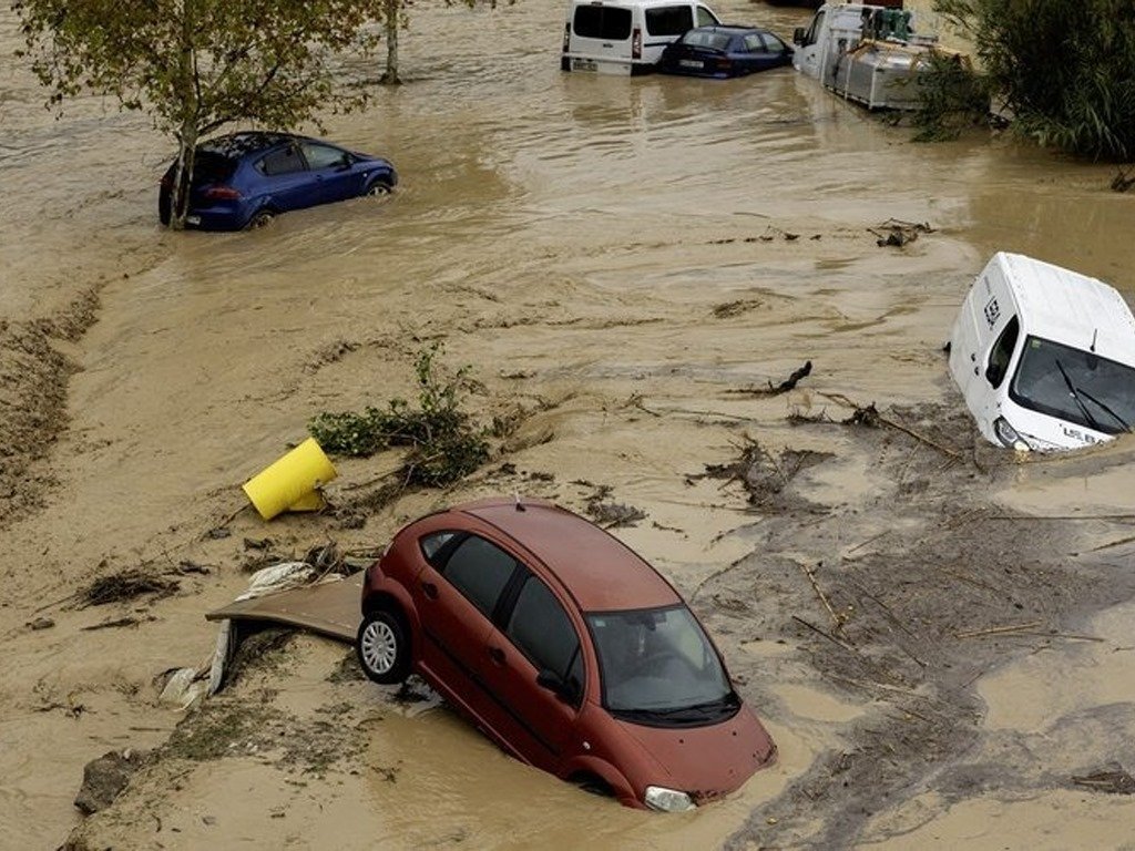 Espagne sous les eaux : Des inondations meurtrières frappent Valence et coûtent la vie à plusieurs dizaines de personnes