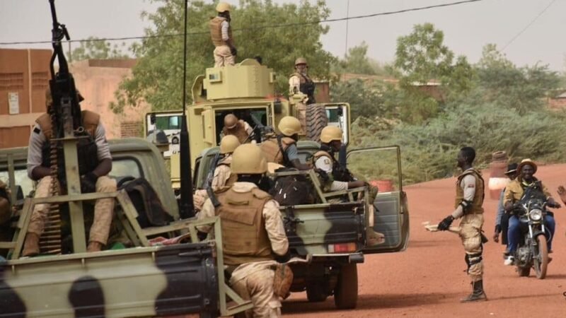 Burkina Faso : L’héroïsme exemplaire des soldats burkinabè sous le commandement suprême du Président Ibrahim Traoré