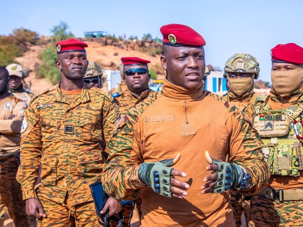 Burkina Faso : Le Capitaine Ibrahim Traoré, un Président engagé sur tous les fronts pour l’industrialisation et la sécurité de son pays