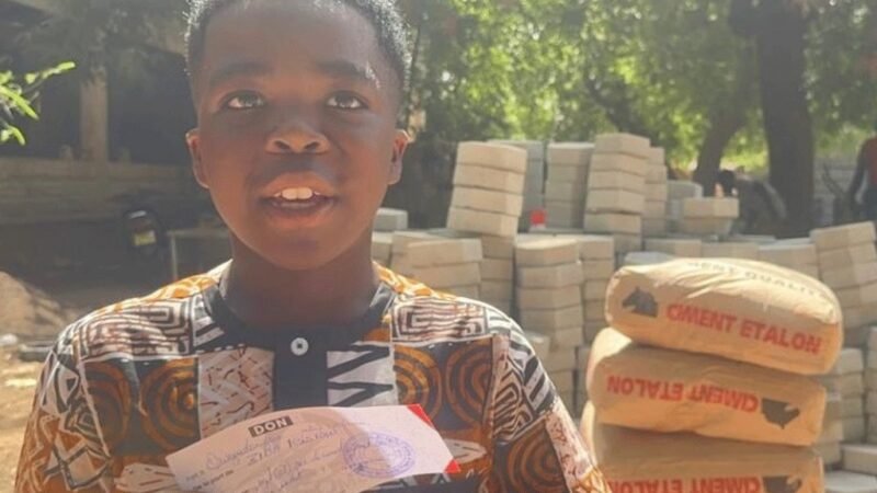 Ouagadougou : Initiative présidentielle Faso Mêbo, un enfant âgé de 7 ans fait un Don.