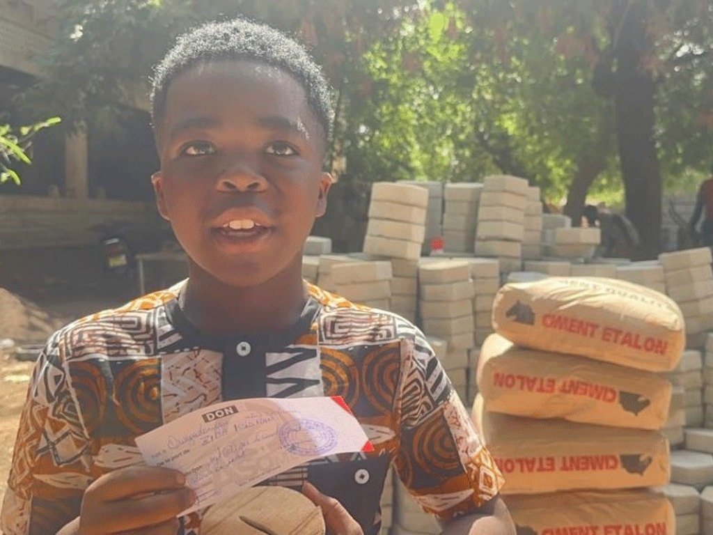 Ouagadougou : Initiative présidentielle Faso Mêbo, un enfant âgé de 7 ans fait un Don.