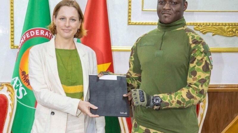 Burkina Faso : L’Ambassadeur du Grand-Duché de Luxembourg présente des lettres de créance au Chef de l’Etat Burkinabé.
