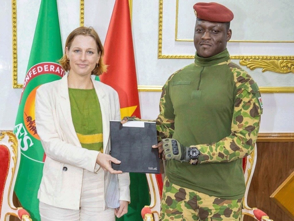 Burkina Faso : L’Ambassadeur du Grand-Duché de Luxembourg présente des lettres de créance au Chef de l’Etat Burkinabé.
